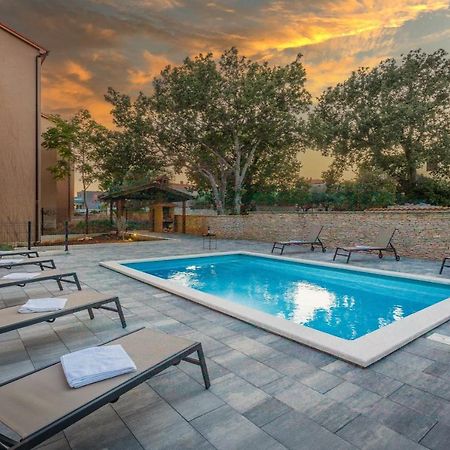 Apartments Cesare With Shared Pool Liznjan Luaran gambar