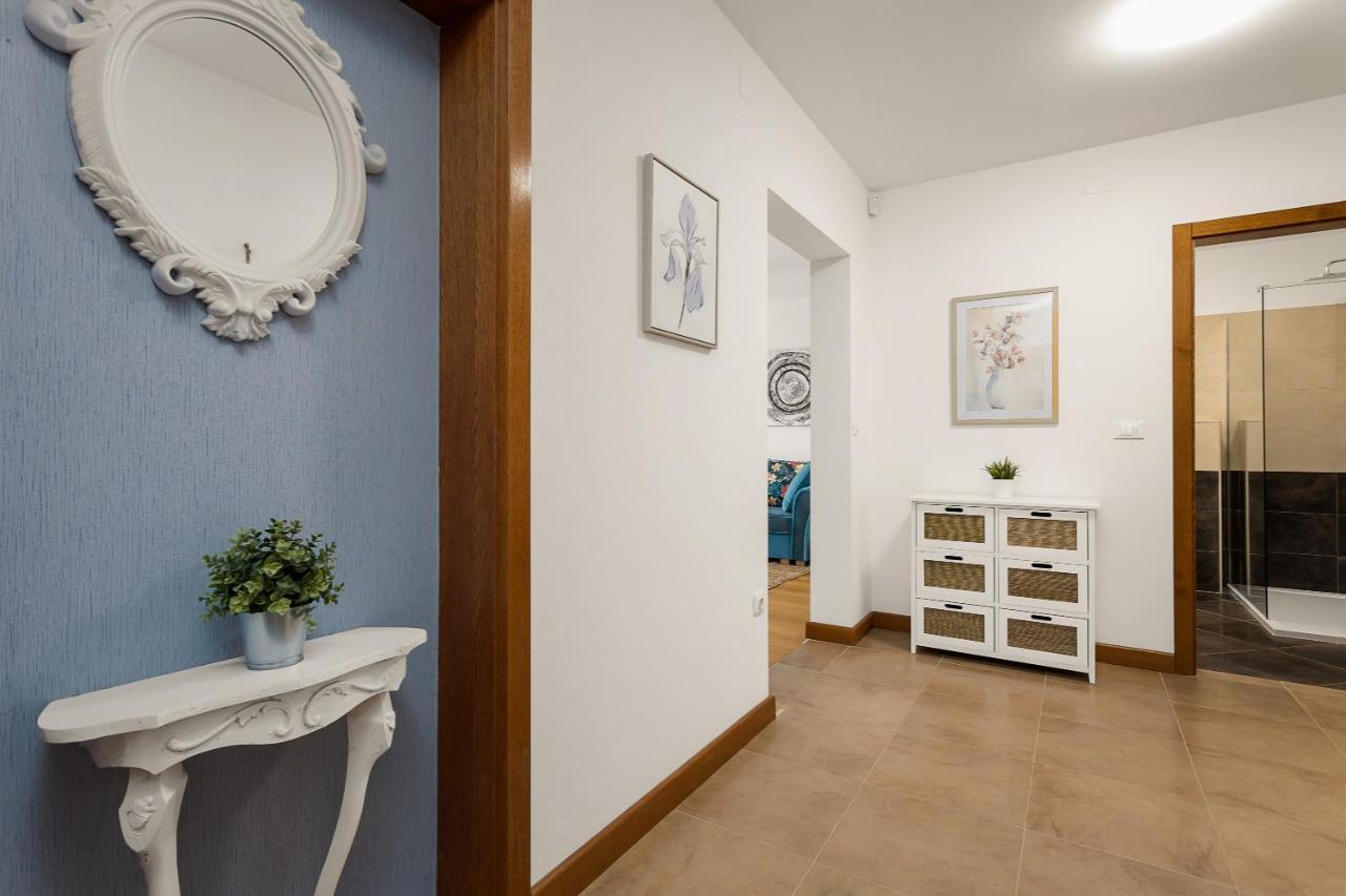 Apartments Cesare With Shared Pool Liznjan Luaran gambar