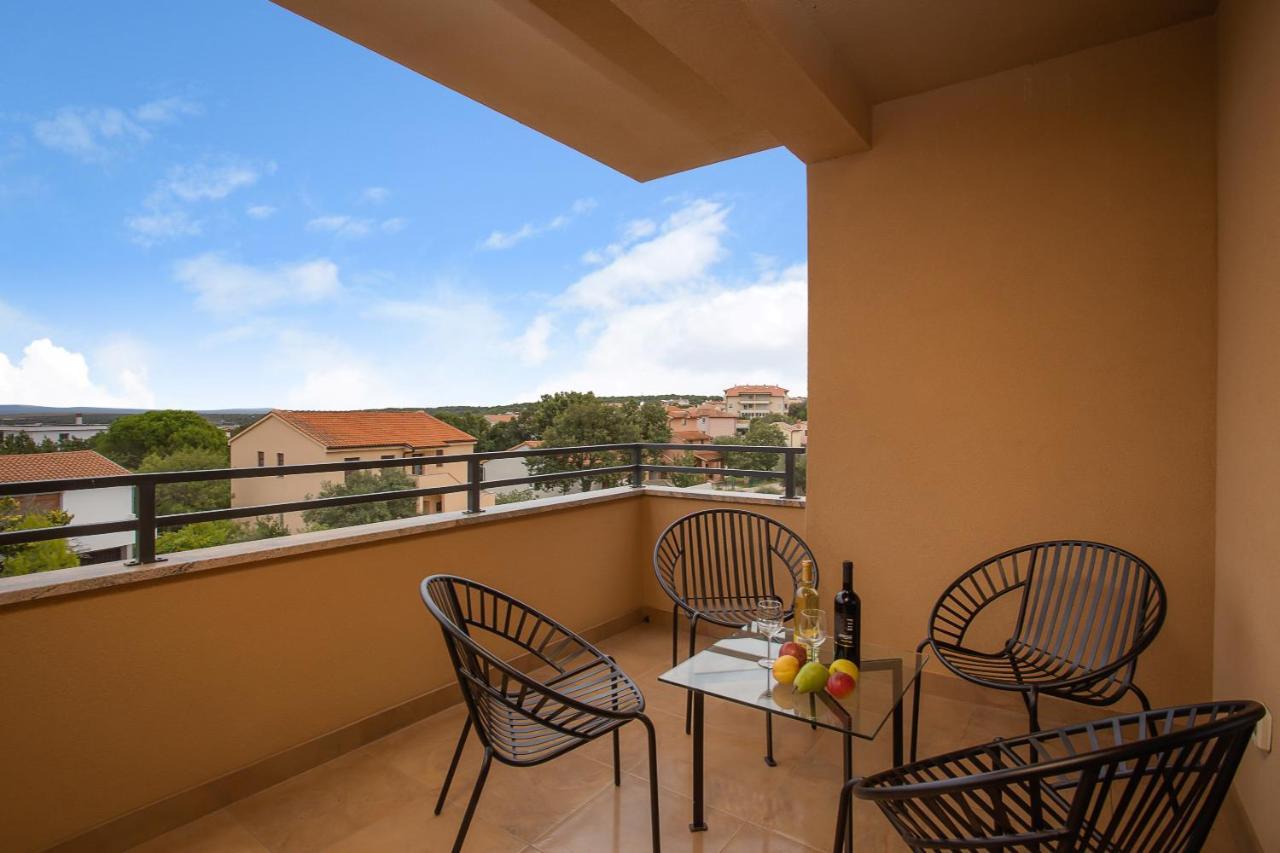 Apartments Cesare With Shared Pool Liznjan Luaran gambar