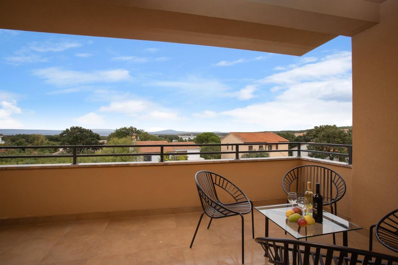 Apartments Cesare With Shared Pool Liznjan Luaran gambar