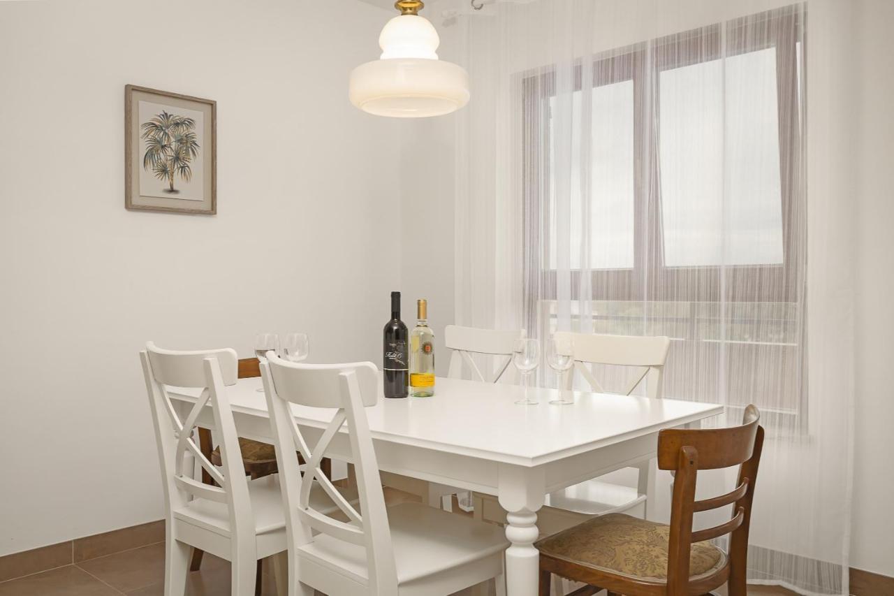 Apartments Cesare With Shared Pool Liznjan Luaran gambar