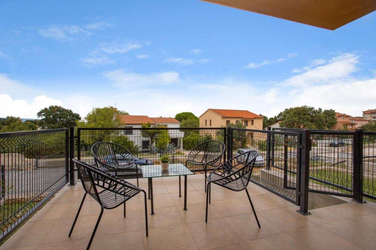 Apartments Cesare With Shared Pool Liznjan Luaran gambar