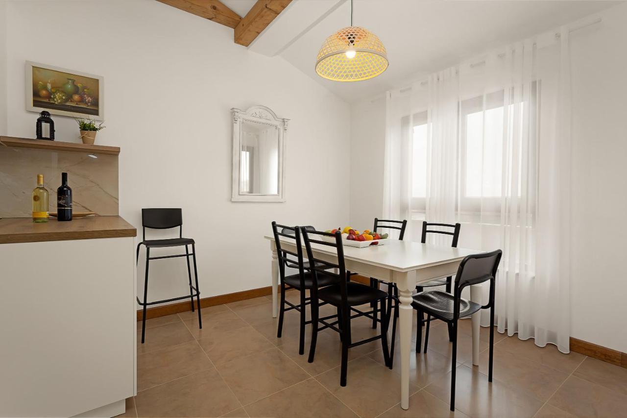 Apartments Cesare With Shared Pool Liznjan Luaran gambar