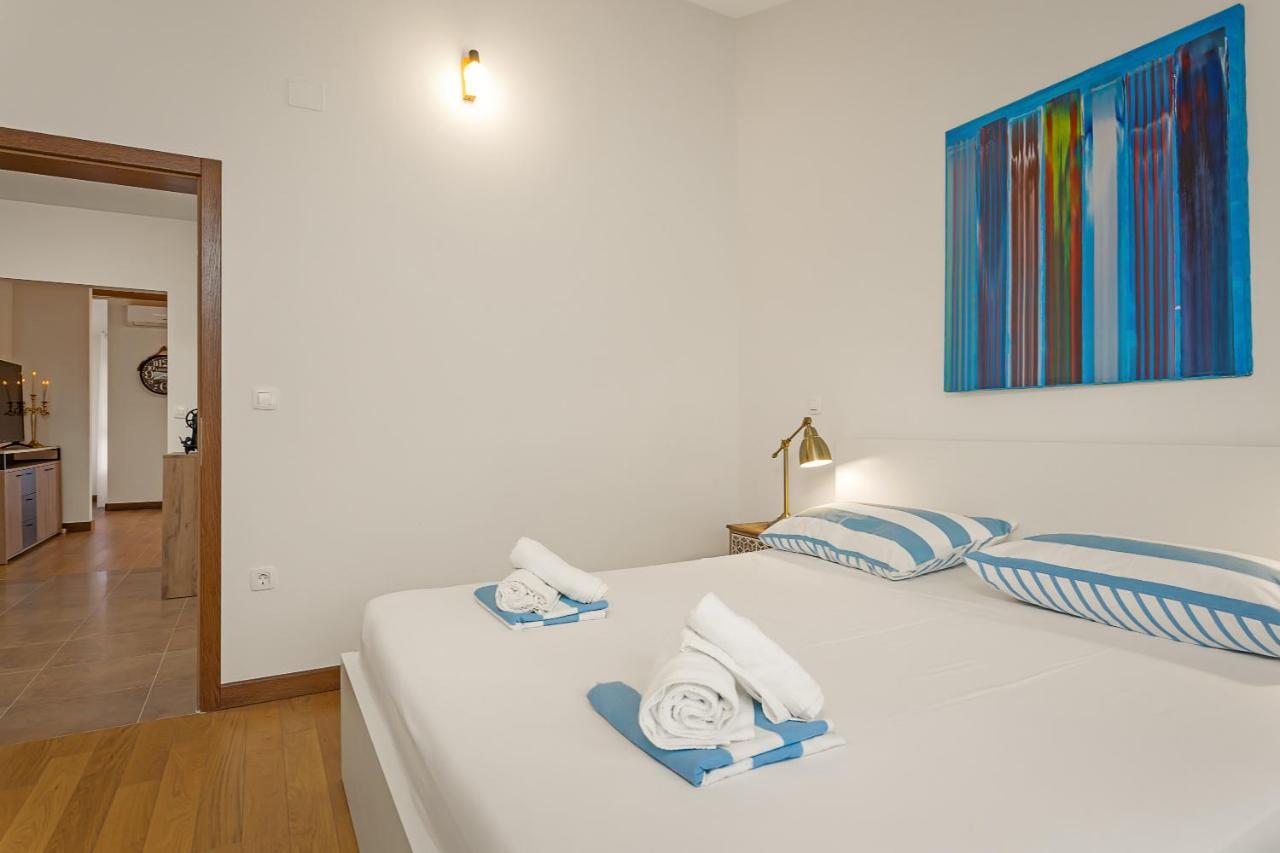 Apartments Cesare With Shared Pool Liznjan Luaran gambar