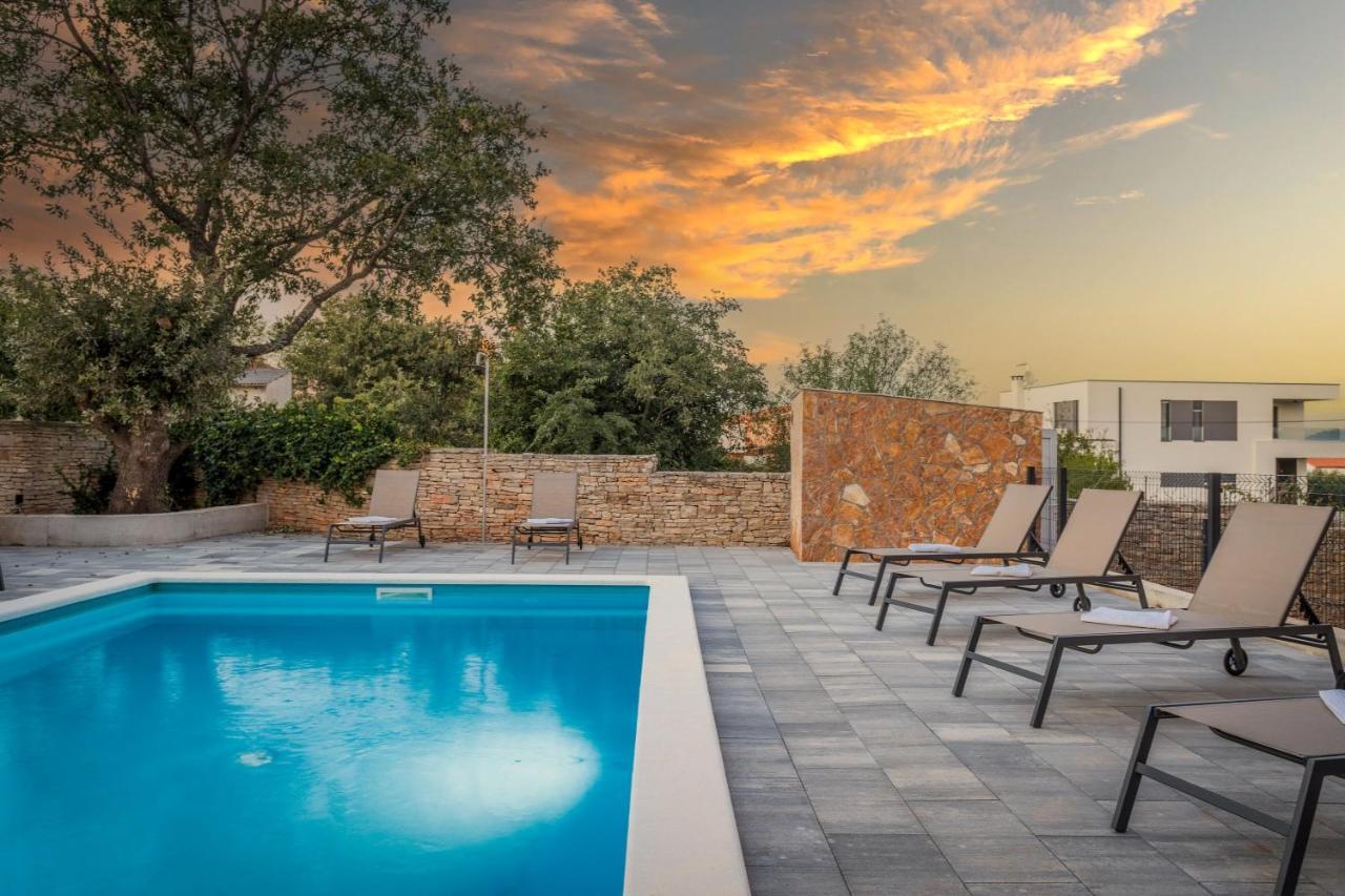 Apartments Cesare With Shared Pool Liznjan Luaran gambar
