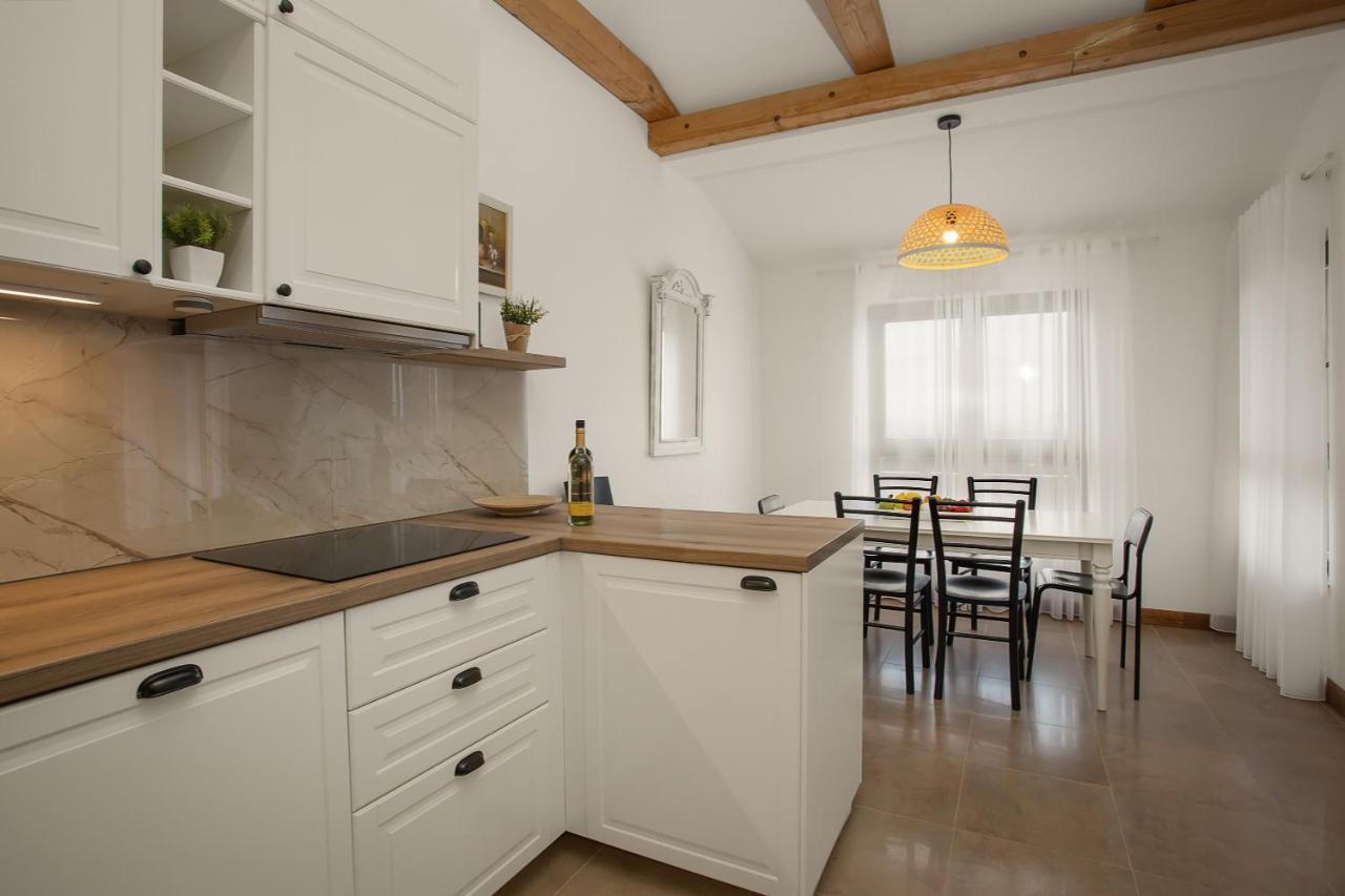 Apartments Cesare With Shared Pool Liznjan Luaran gambar