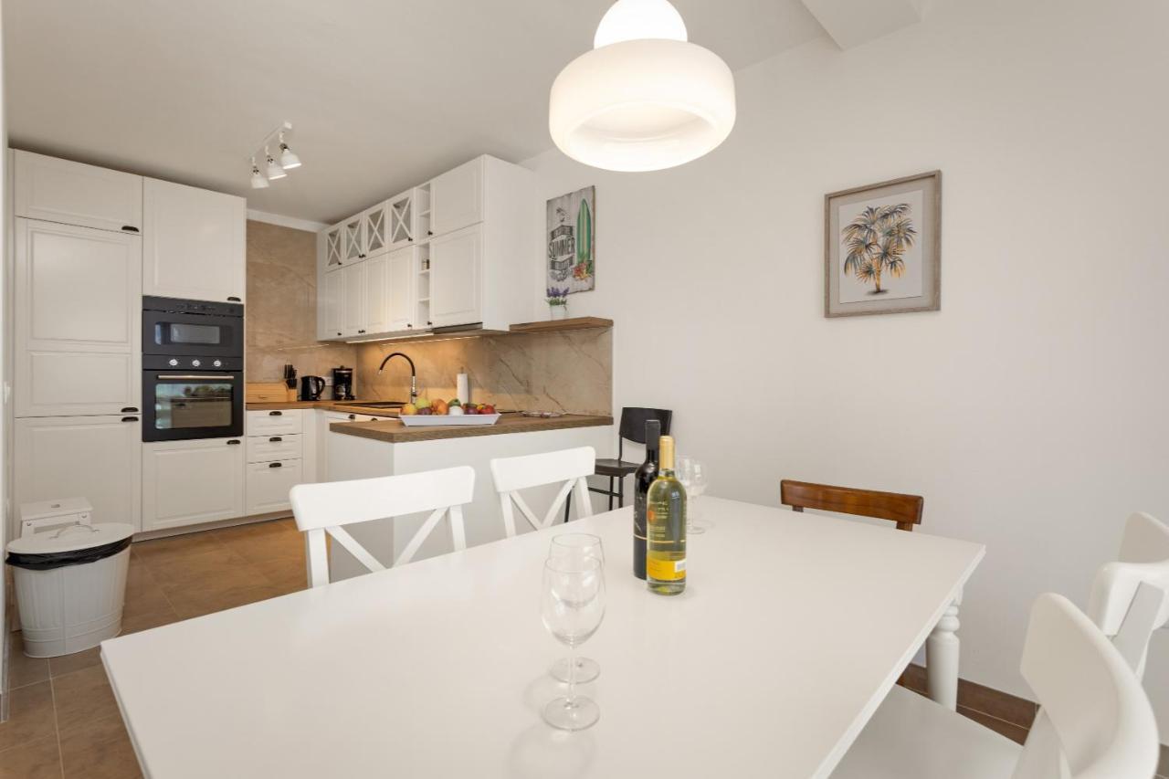 Apartments Cesare With Shared Pool Liznjan Luaran gambar