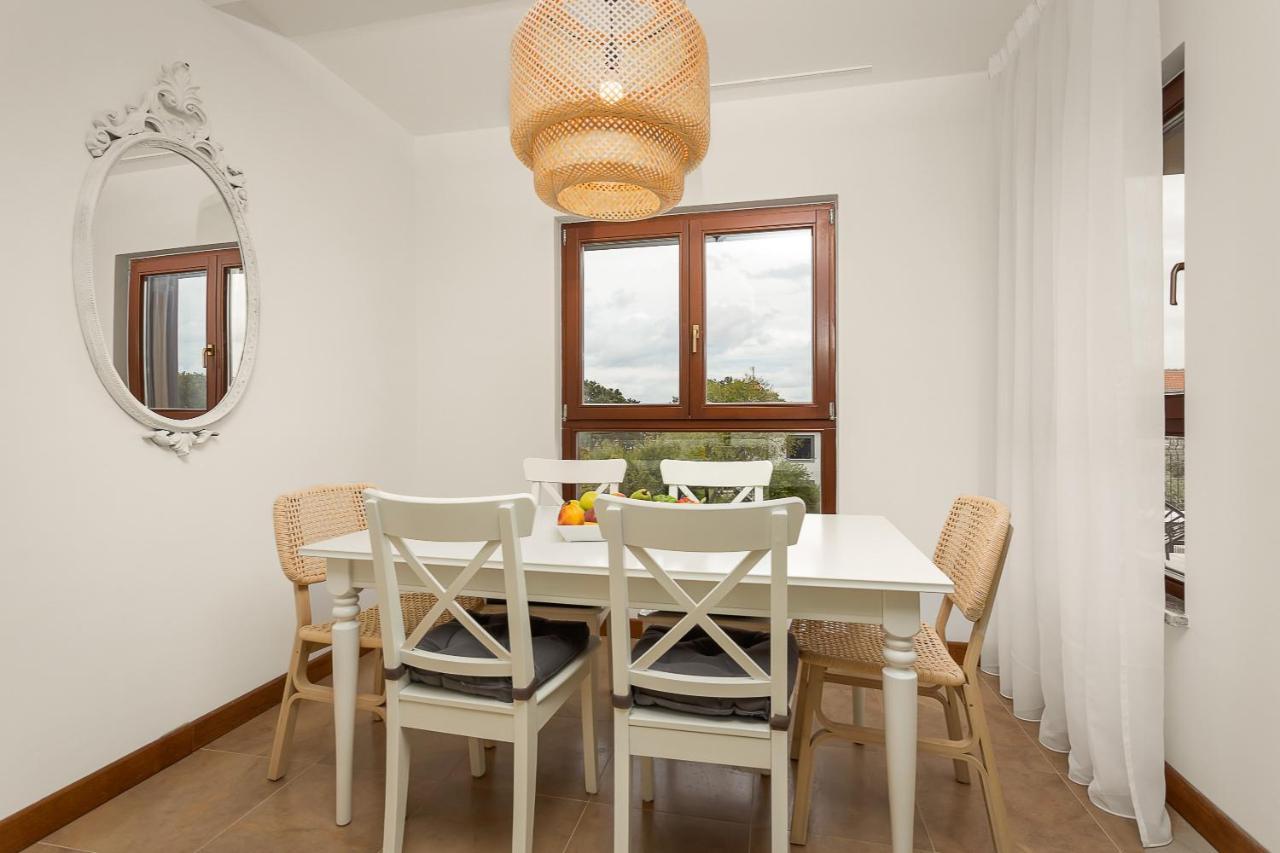Apartments Cesare With Shared Pool Liznjan Luaran gambar